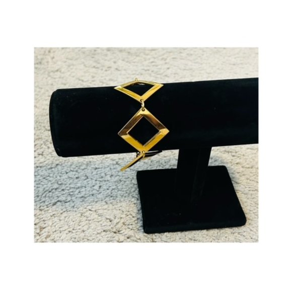 Gold Plated Asymmetrical Bracelet. NWOT - Picture 1 of 3